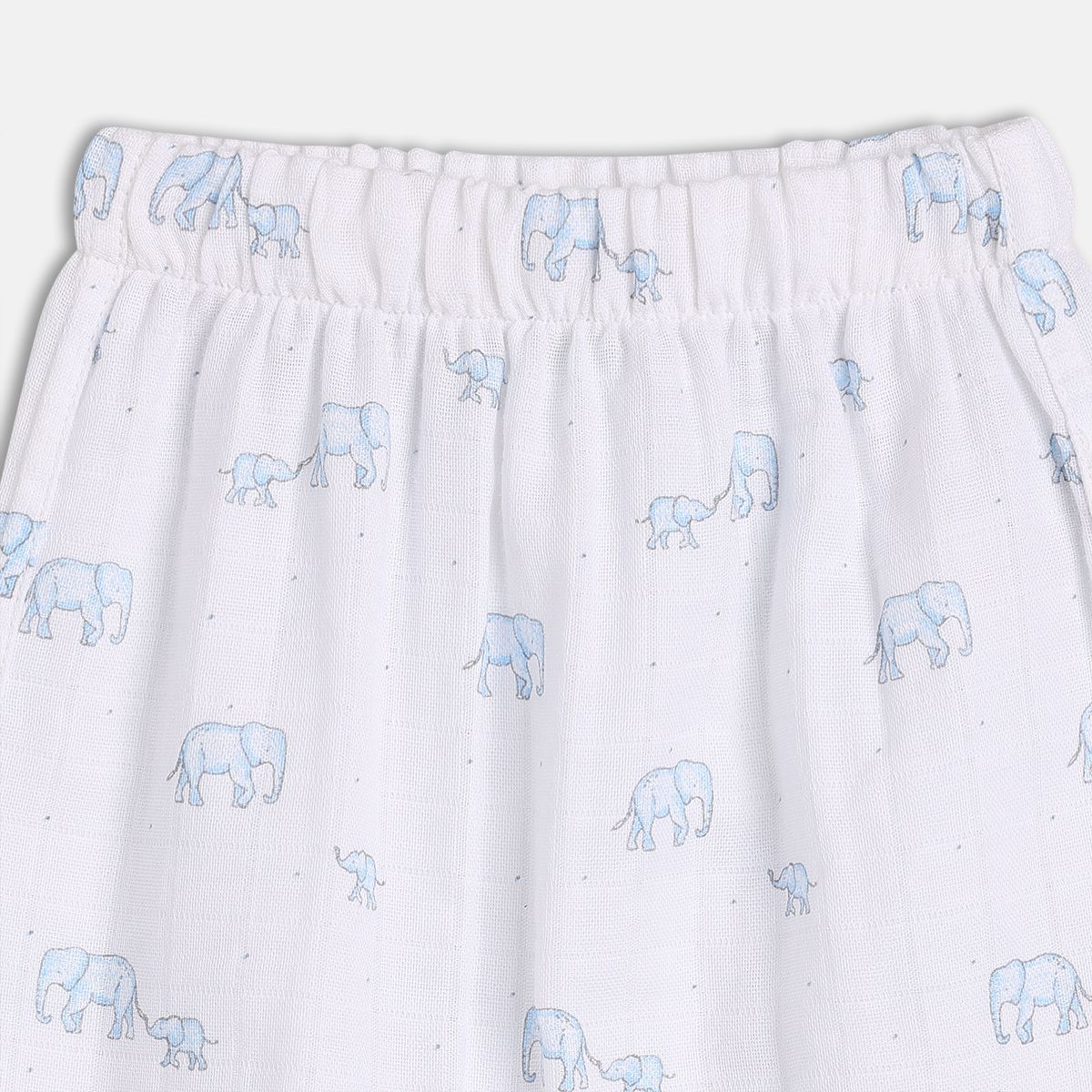 Unisex White   Woven Bottom