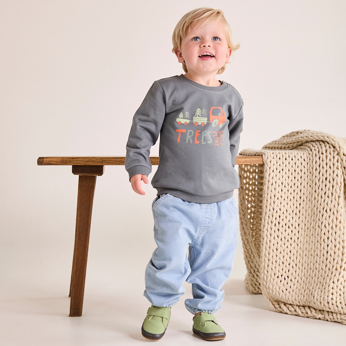 Boys Navy Blue Round Neck Full Sleeve Sweat Shirt