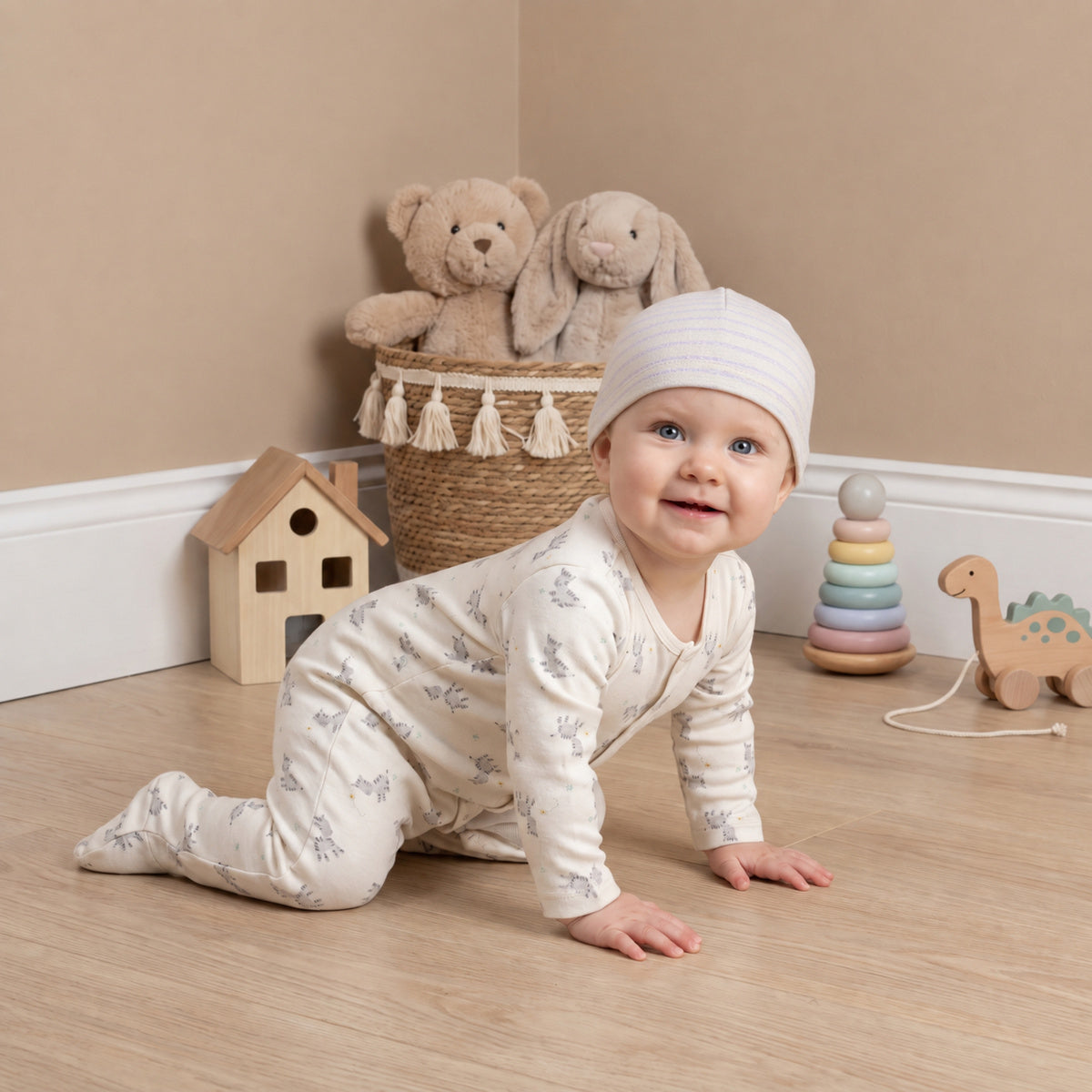 Baby Unisex 4 piece Essentials Gift Set, Multicolour