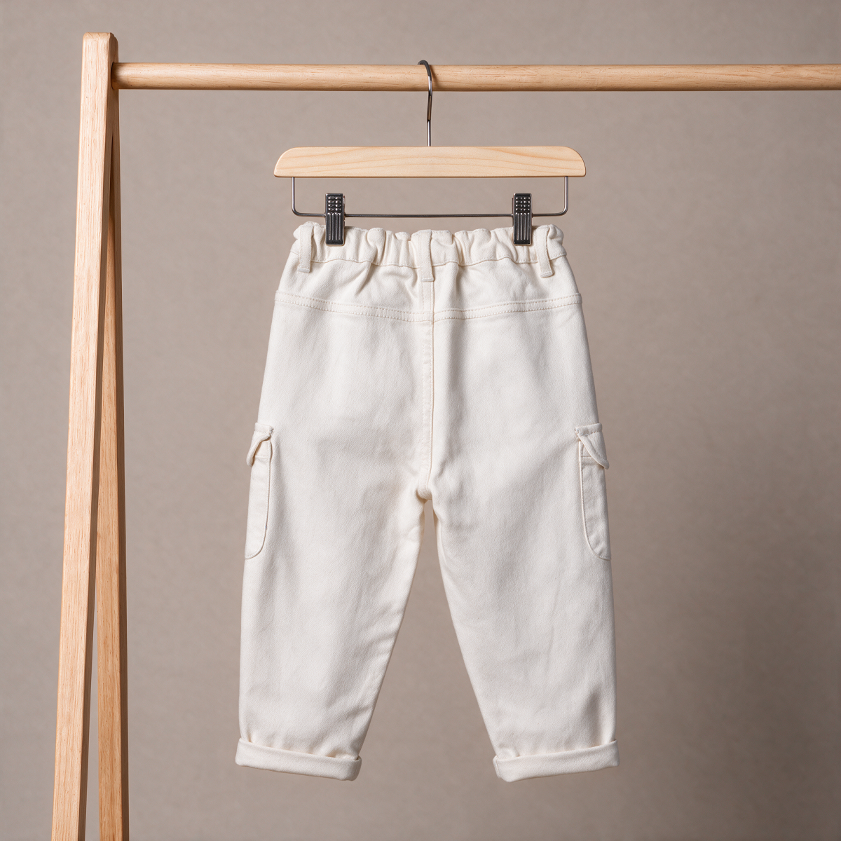Baby Boys White Denim Tractor And Cow Printed Pant Regular Fit Casual Wear