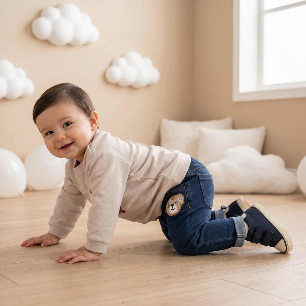 Baby Boys Beige Cotton Blend Dog Applique And Graphic Printed Full Sleeve Sweatshirt Regular Fit Casual Wear
