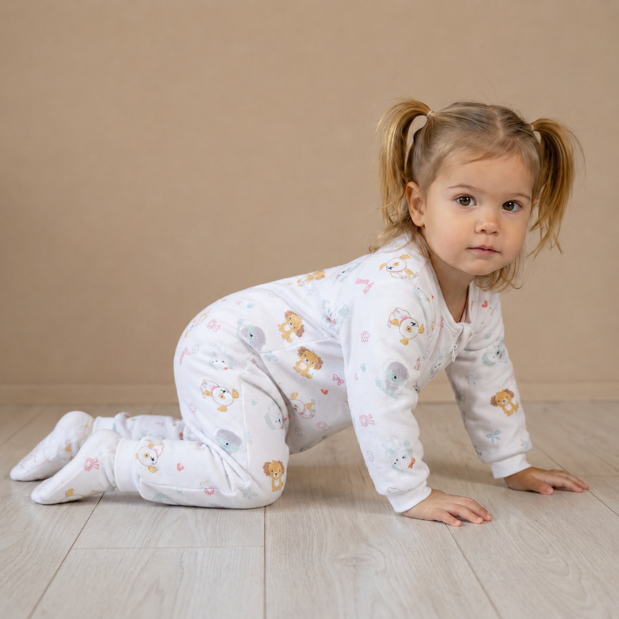 Baby Girls White Cotton Blend Animal Printed Sleepsuit Regular Fit Casual Wear