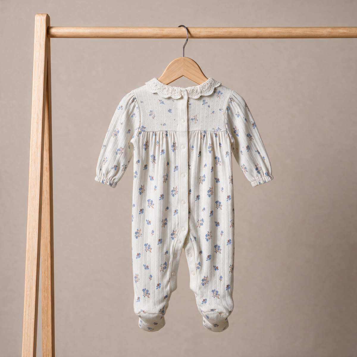 Baby Girls White Cotton Floral Printed Lace Collar Footed Sleepsuit Regular Fit Casual Wear
