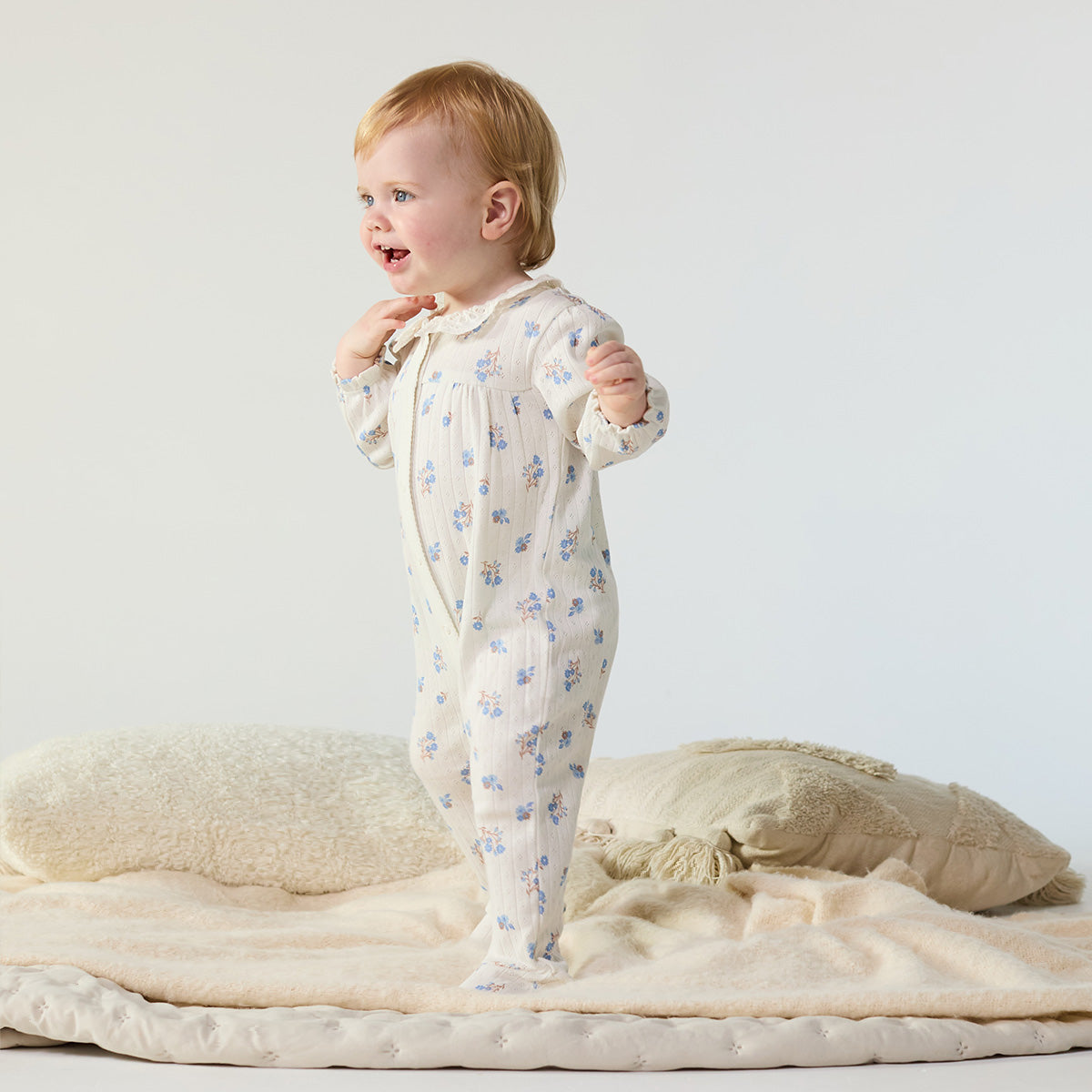 Baby Girls White Cotton Floral Printed Lace Collar Footed Sleepsuit Regular Fit Casual Wear