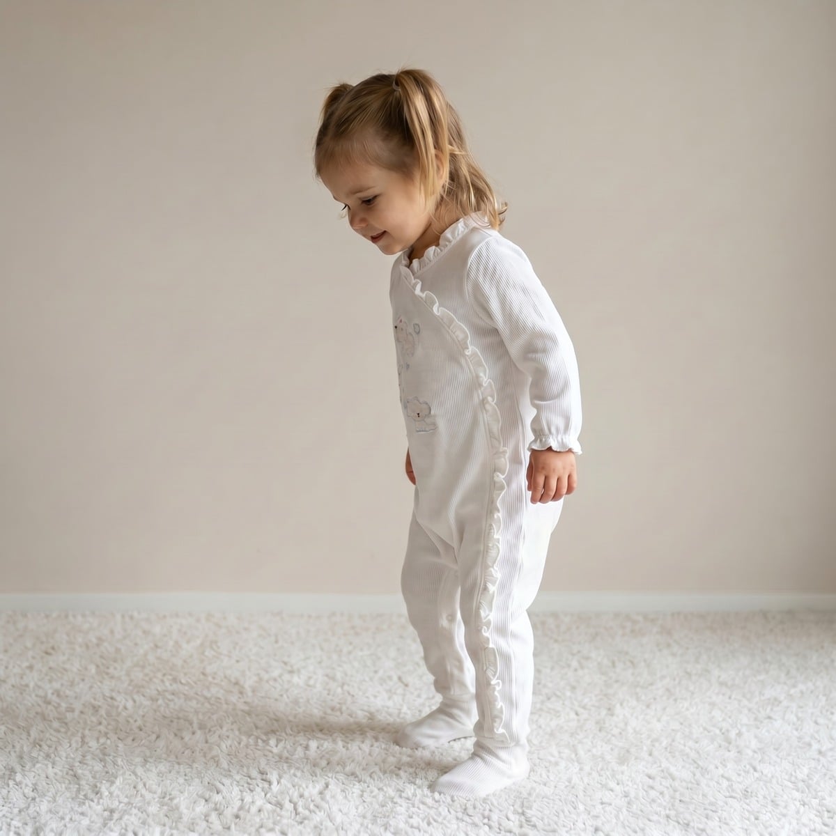 Baby Girls Off-White Cotton Blend Puppy Applique Footed Sleepsuit Regular Fit