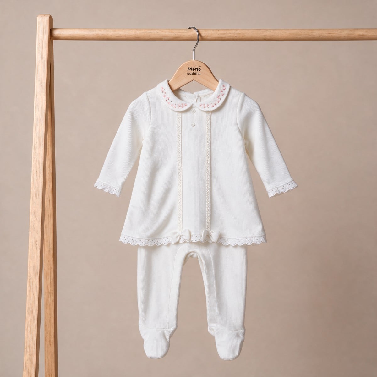 Baby Girls White Cotton Blend Floral Embroidered Collared Sleepsuit Regular Fit Casual Wear