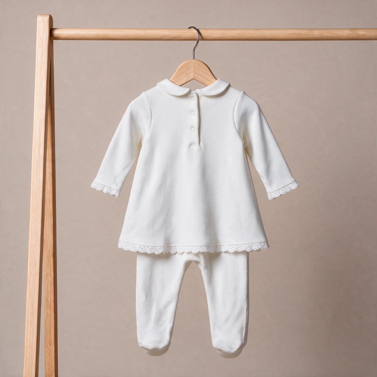 Baby Girls White Cotton Blend Floral Embroidered Collared Sleepsuit Regular Fit Casual Wear