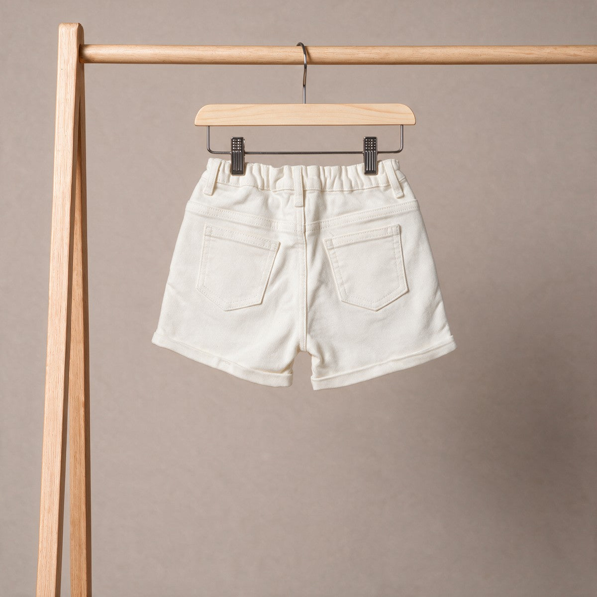 Baby Girls Off White Cotton Denim Floral Embroidered Shorts Regular Fit Casual Wear