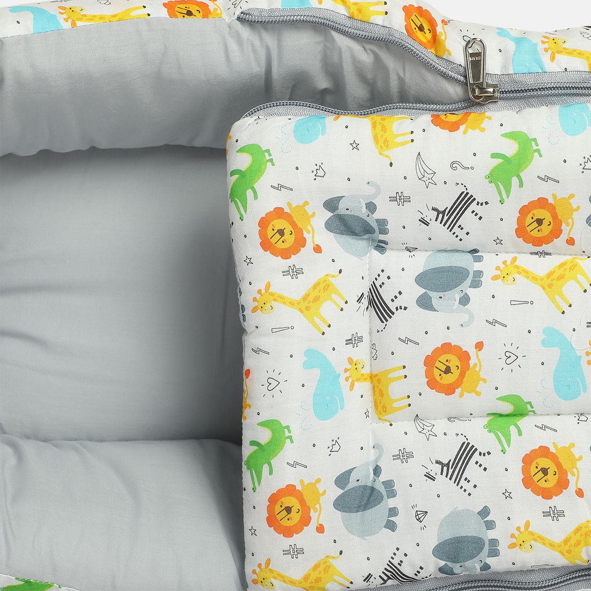 Multicoloured Jungle Printed Carry Nest