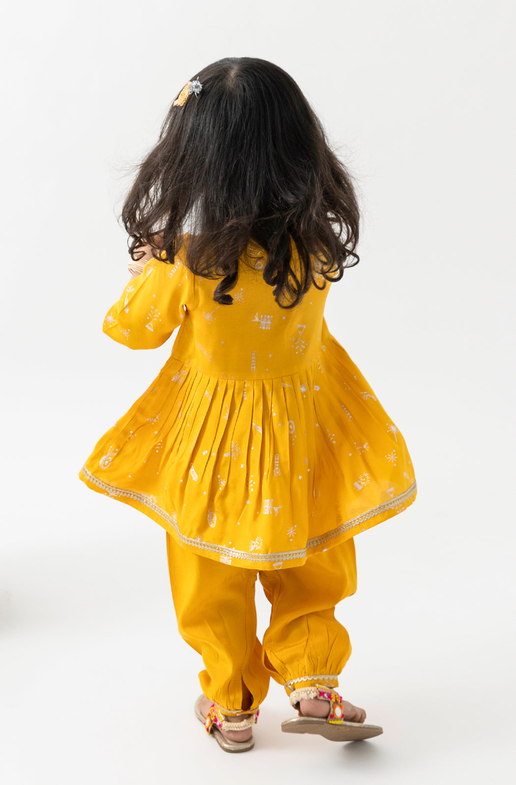 Tiber Taber Girls Yellow Cotton Foil Printed Kurta and Salwar Set Regular Fit Festive Wear
