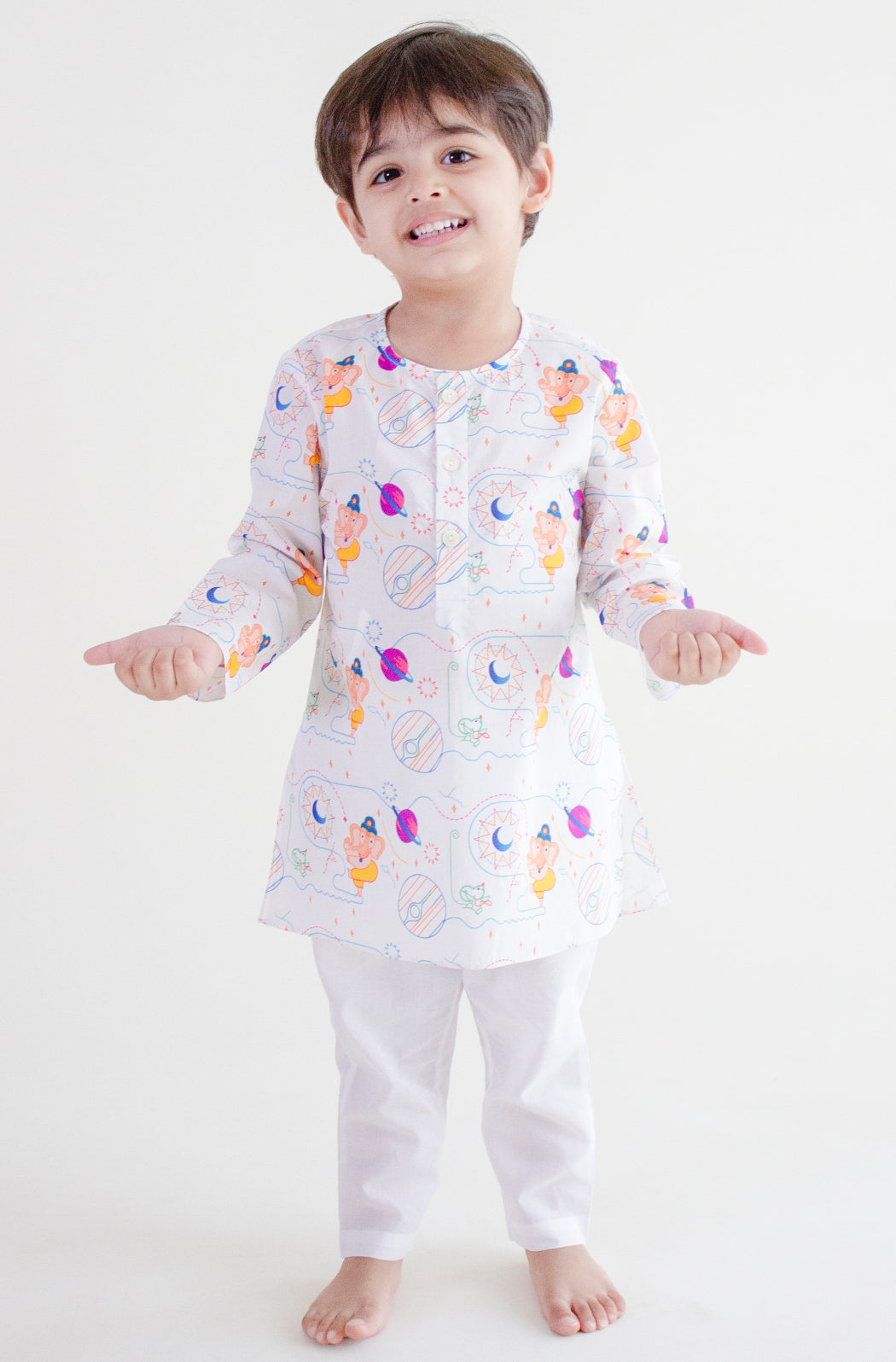 Tiber Taber Boys Printed Kurta and Pyjama Set, White